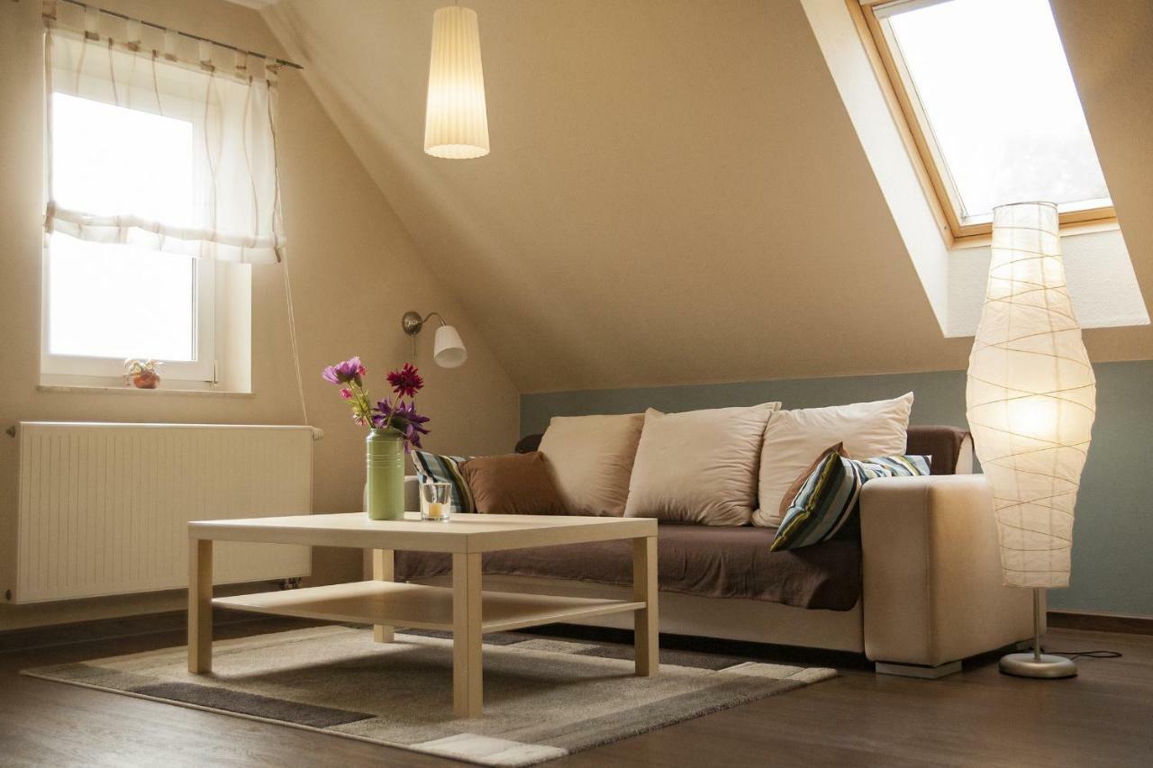 Ferienwohnung Bahnelblick ヨンスドルフ エクステリア 写真