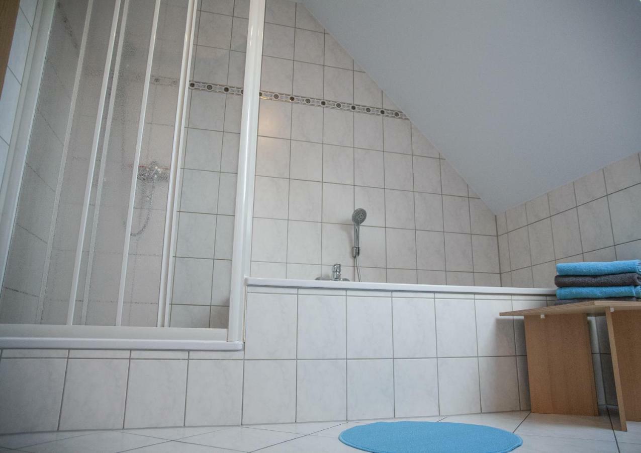 Ferienwohnung Bahnelblick ヨンスドルフ エクステリア 写真